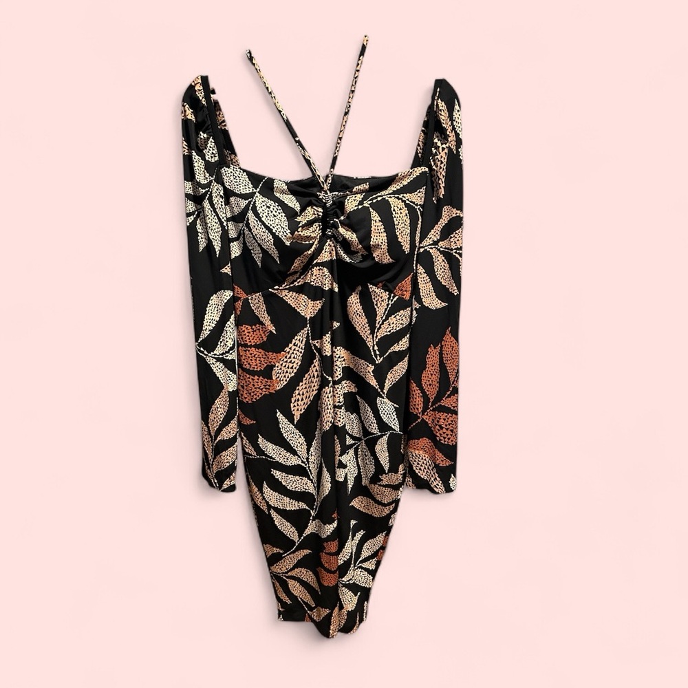 NWT / GUESS / Leaf Print Sheath Dress